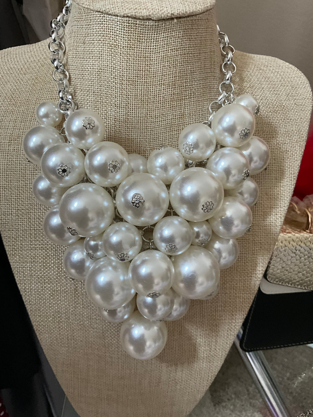 Chunky Pearl Necklace Set