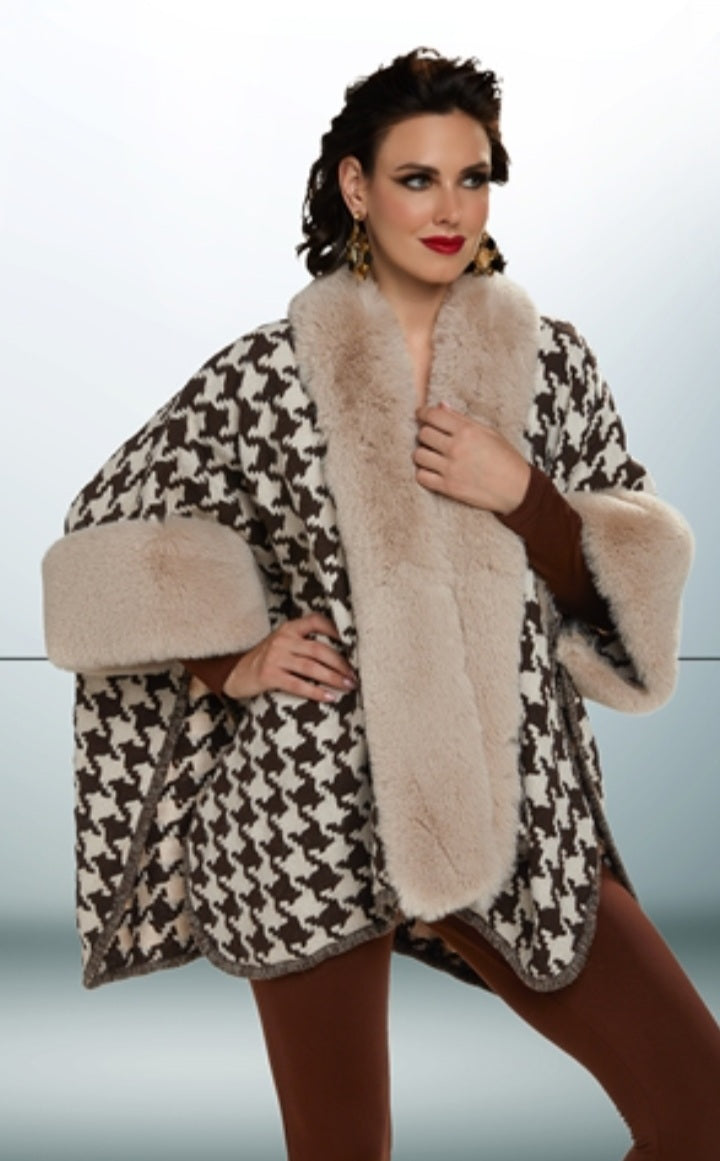 The Hound Print Cape